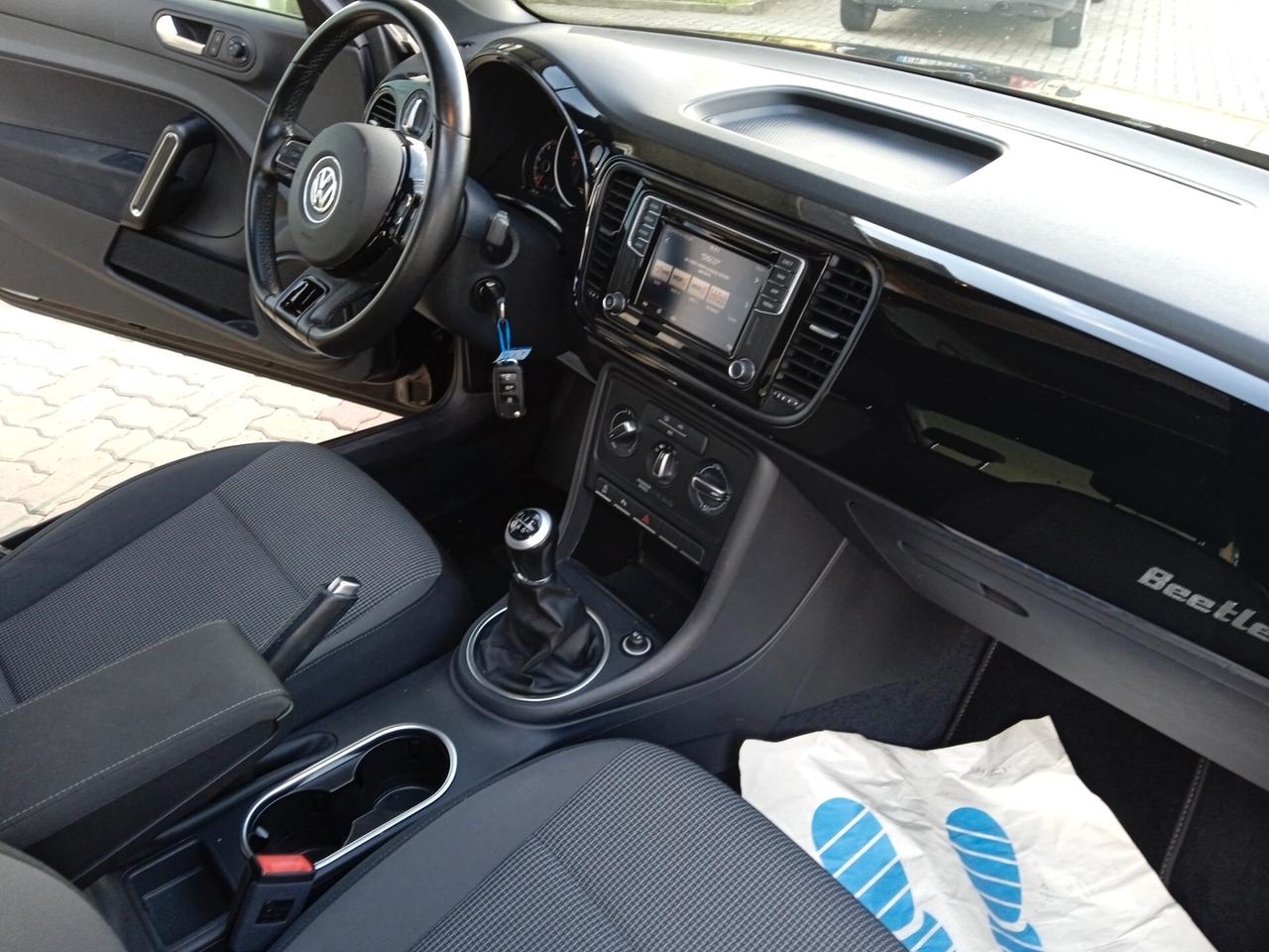 Volkswagen Maggiolino 1.2 TSI Design tetto apribile sens park x2 navy vol multifunzioni lim. di velocita' pronta consegna