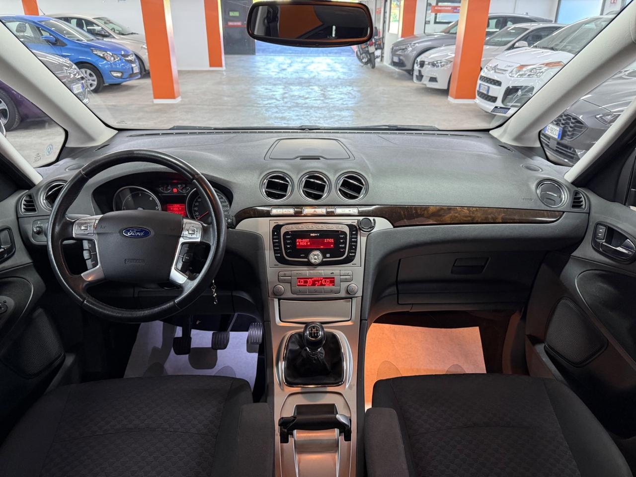 Ford Galaxy 2.0 da 140 CV - Gancio Traino Estraibile 7 posti