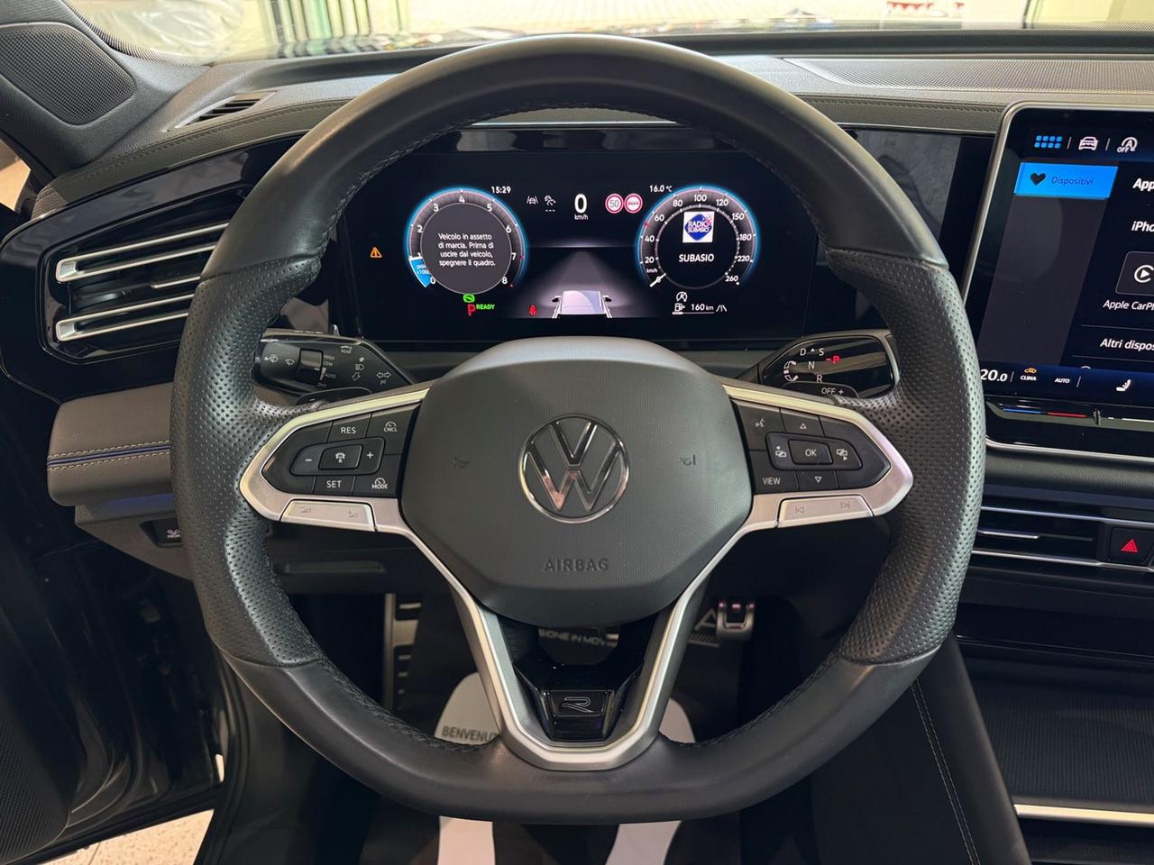 VOLKSWAGEN Tiguan III 2024 1.5 etsi R-Line 150cv dsg - SED. MASSAGGIANTI!