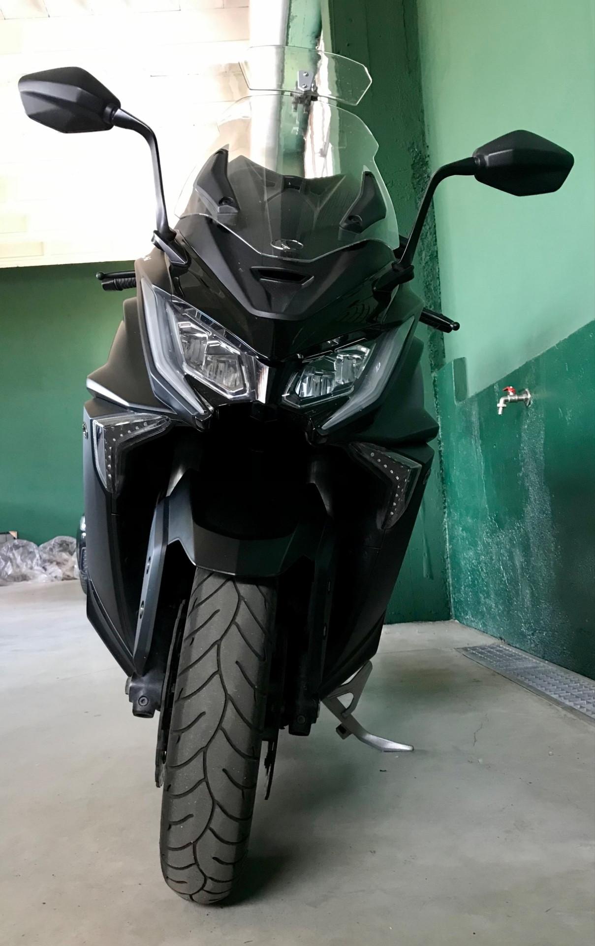 Kymco AK 550