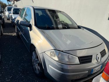 Renault Megane Mégane 1.5 dCi/100CV 4 porte Confort Dynamique