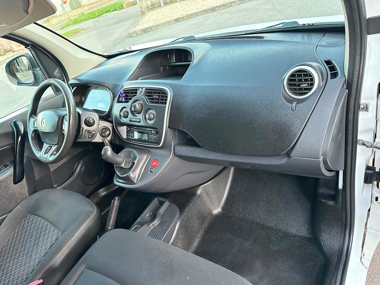 Renault kango tre posti euro 6