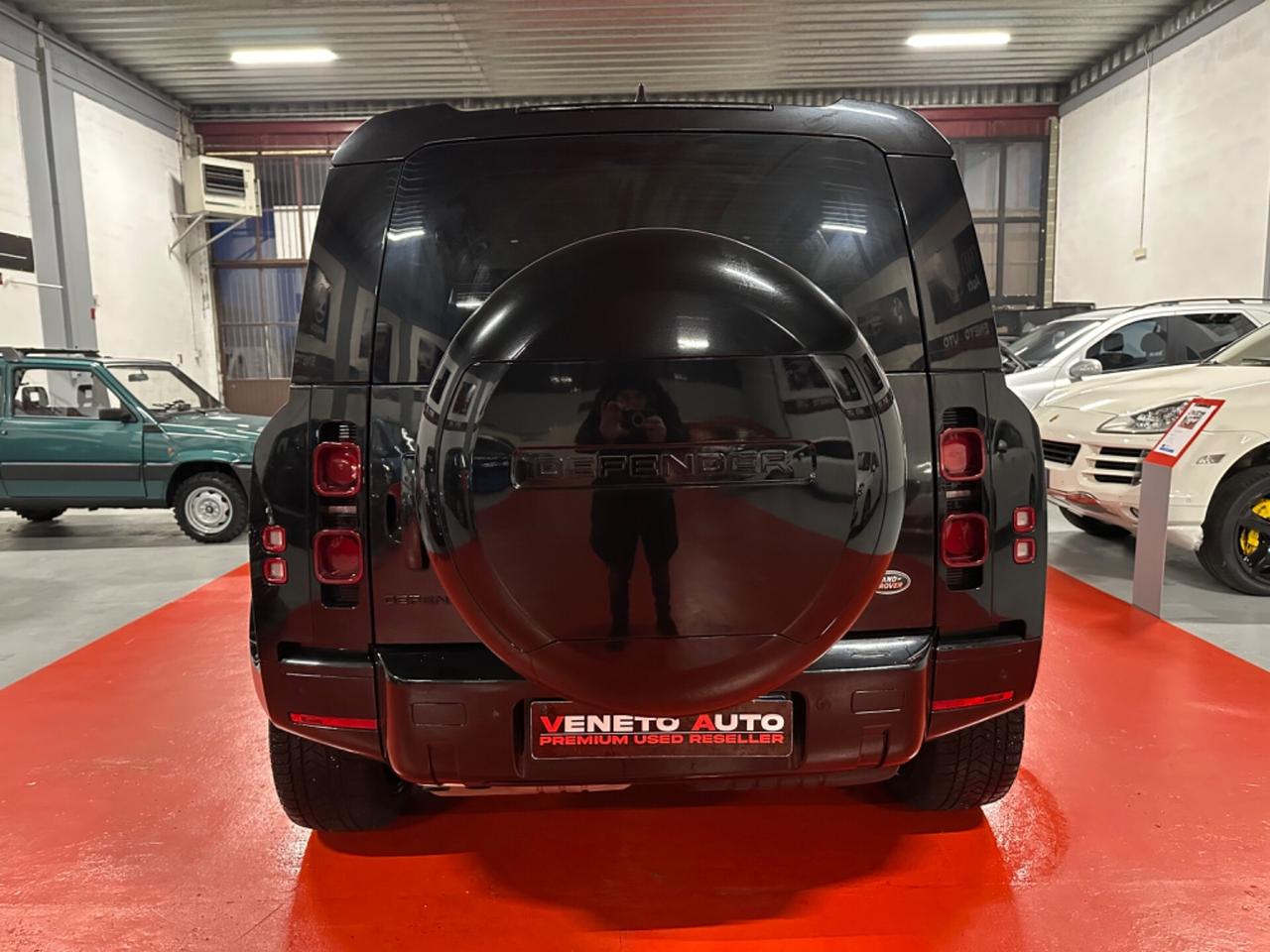 Land Rover Defender 110