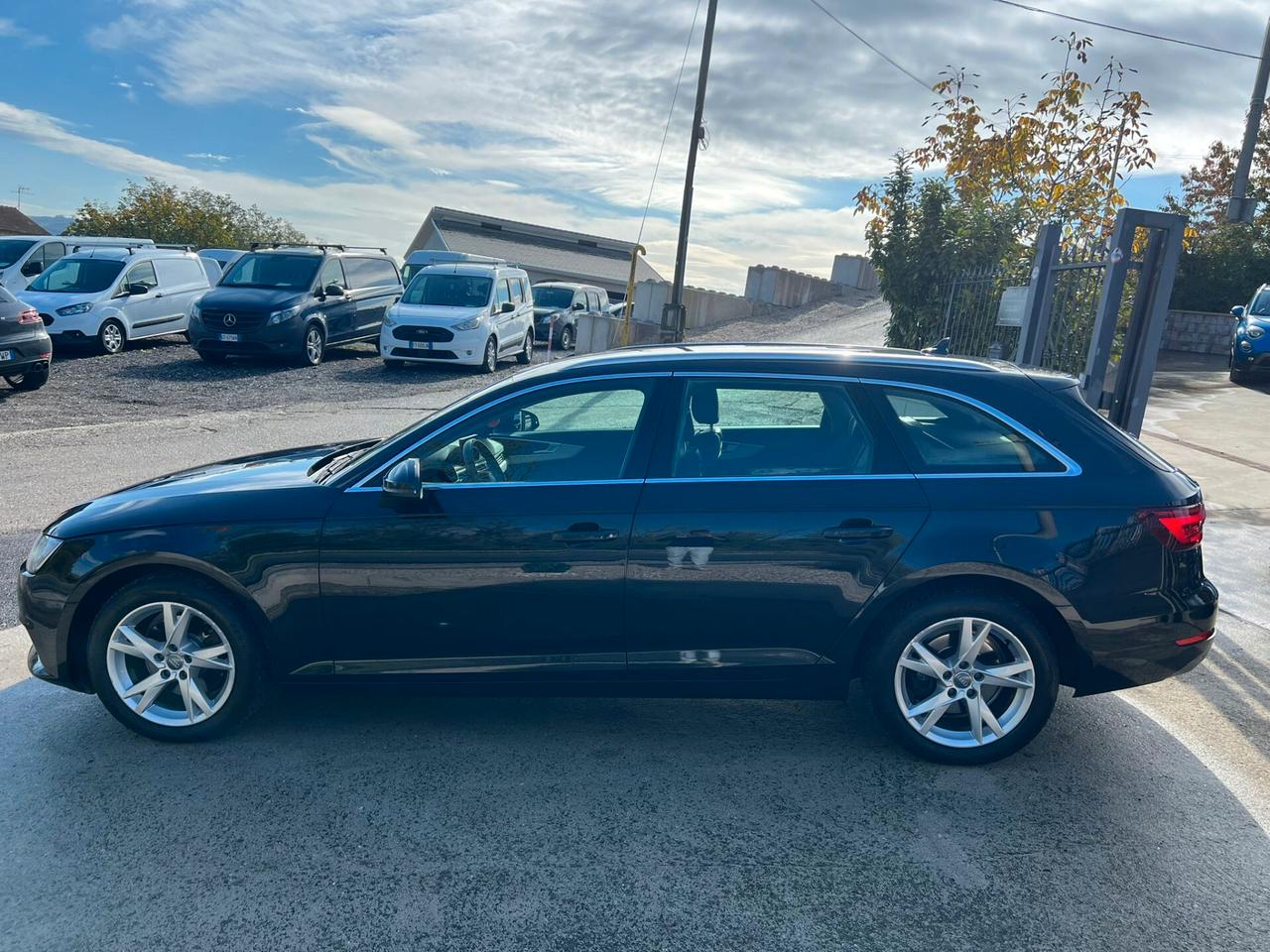 Audi A4 2.0 TDI 150 CV Business * AUTOCARRO 5 POSTI*