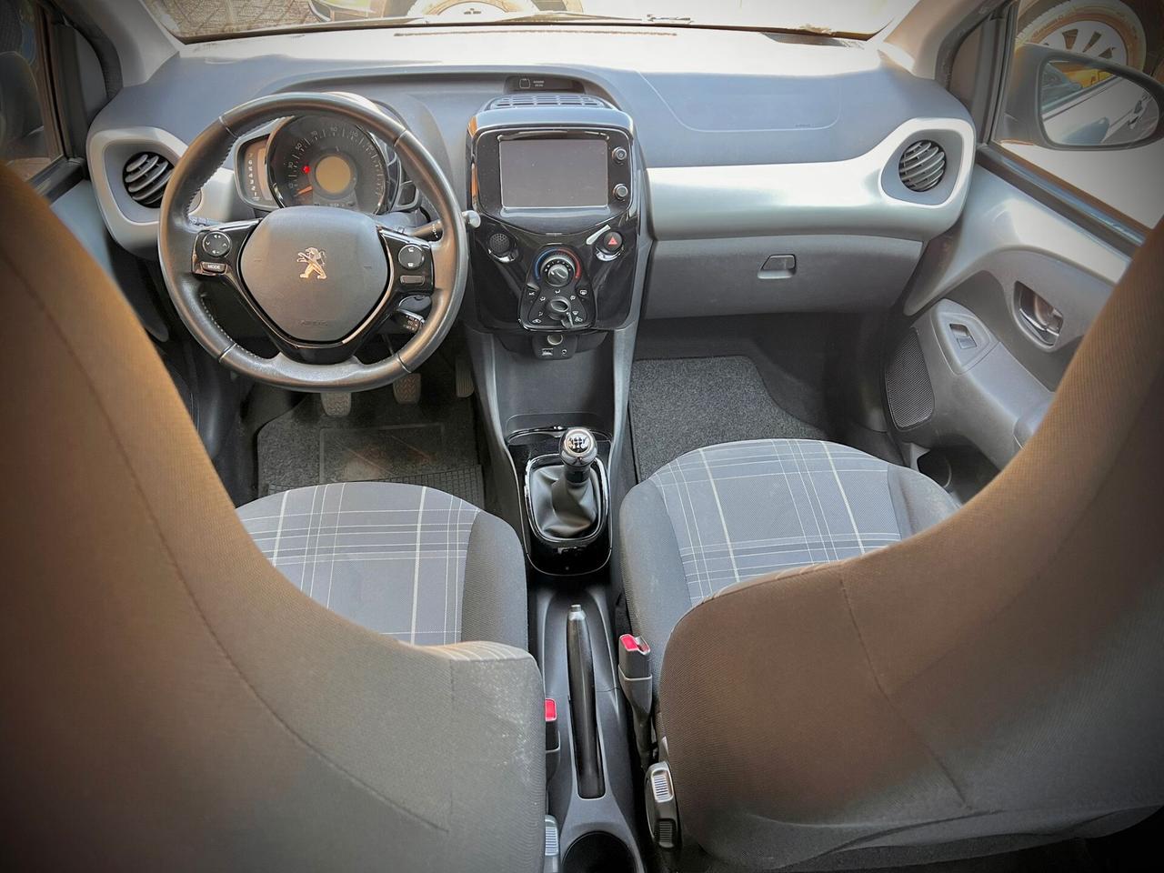 Peugeot 108 VTi 68 5 porte Roland Garros Top