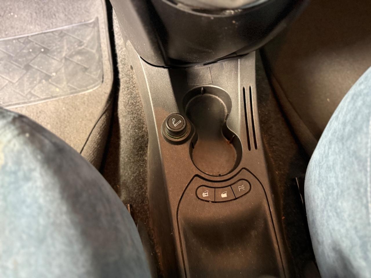 Lancia Ypsilon 1.2 16V Platino