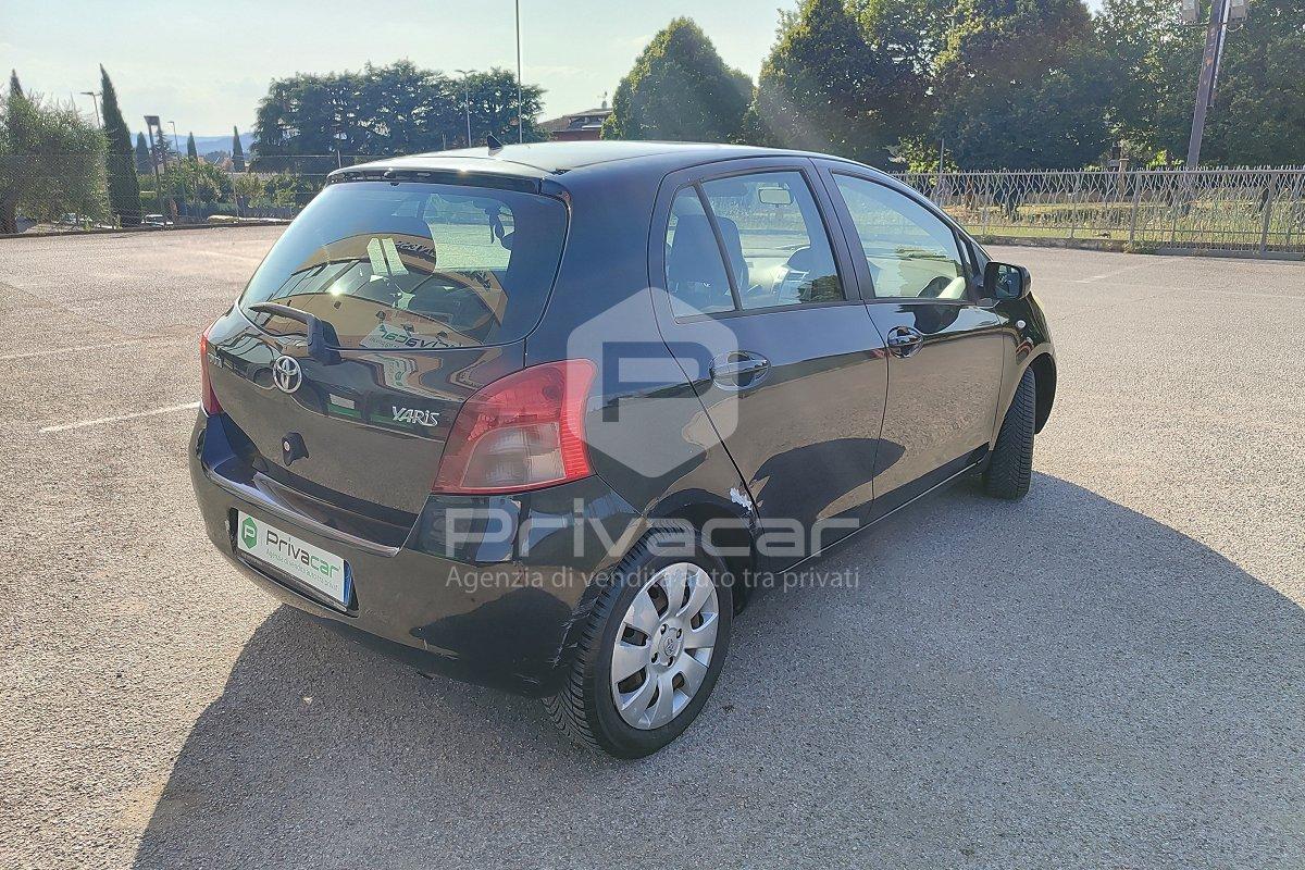 TOYOTA Yaris 1.0 5 porte