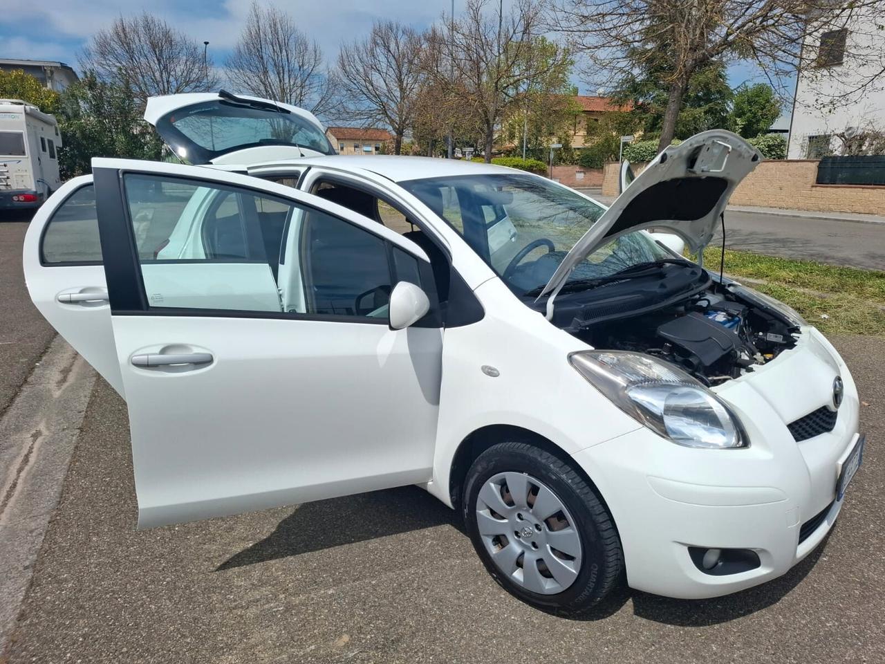 Toyota Yaris 1.0 5 porte 2011 SOLO 124.000 KM