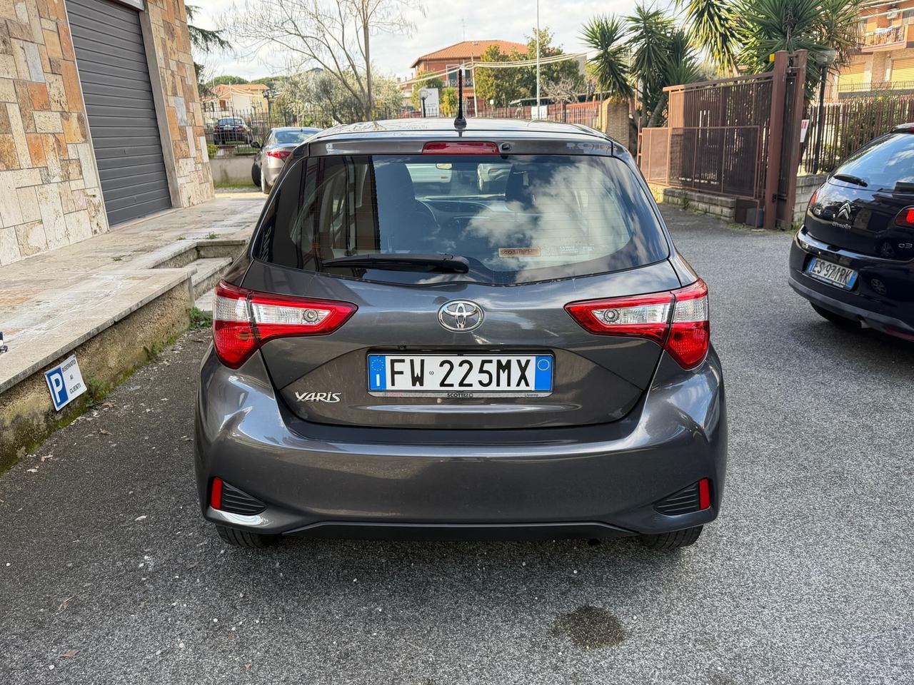 Toyota Yaris 1.0 72 CV 5 porte Lounge