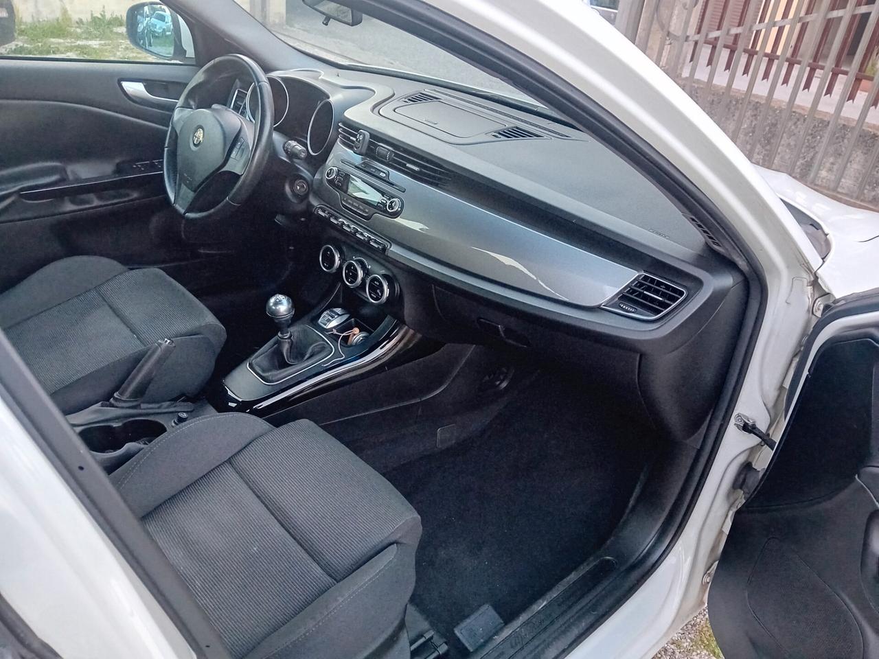 Alfa Romeo Giulietta 1.6 JTDm-2 105 CV Distinctive