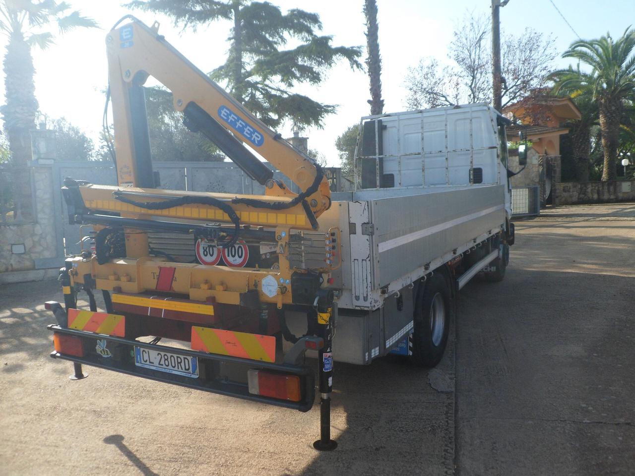 Iveco eurocargo 75e18 k cassone con gru