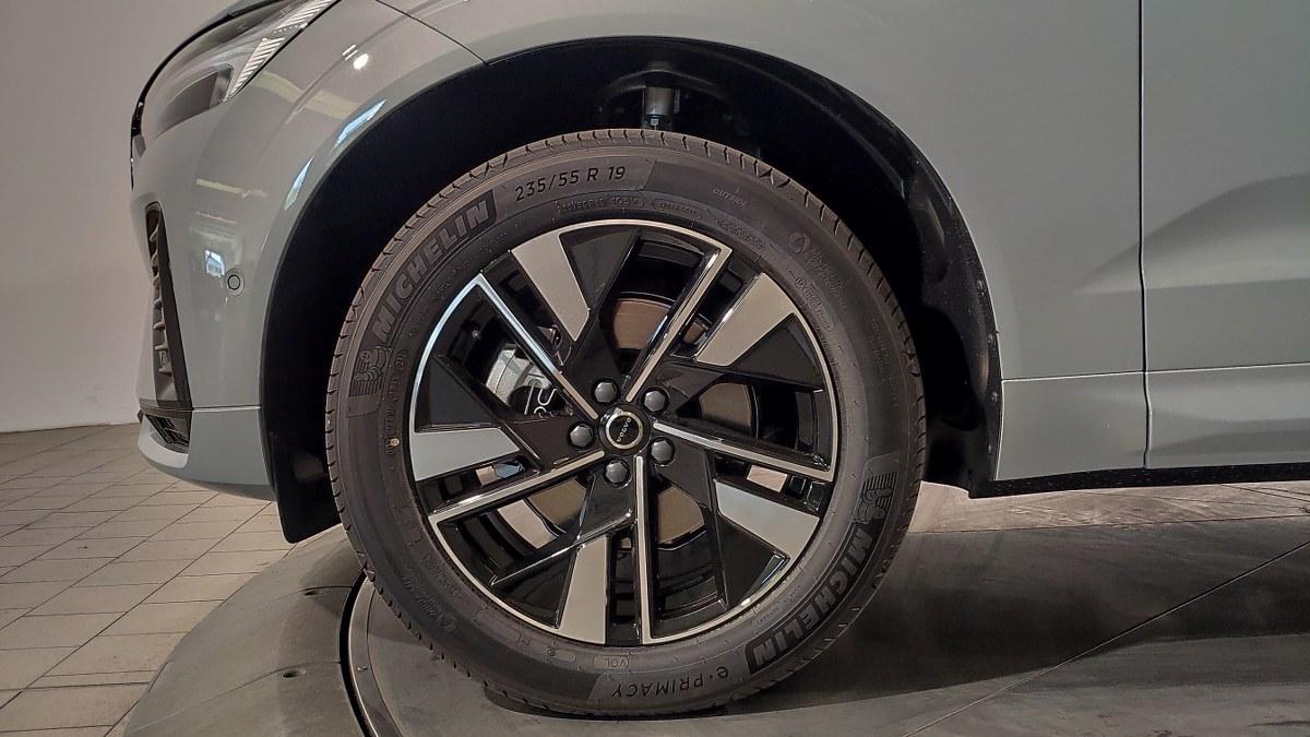 VOLVO Xc60 B5 Mild Hybrid Awd Automatico Plus Dark