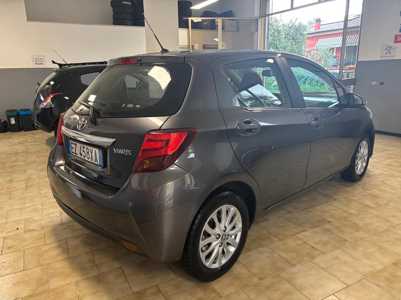 TOYOTA YARIS ANNO 2015 BZ 1.0 ADATTA NEOPATENTATI KM 170 MILA