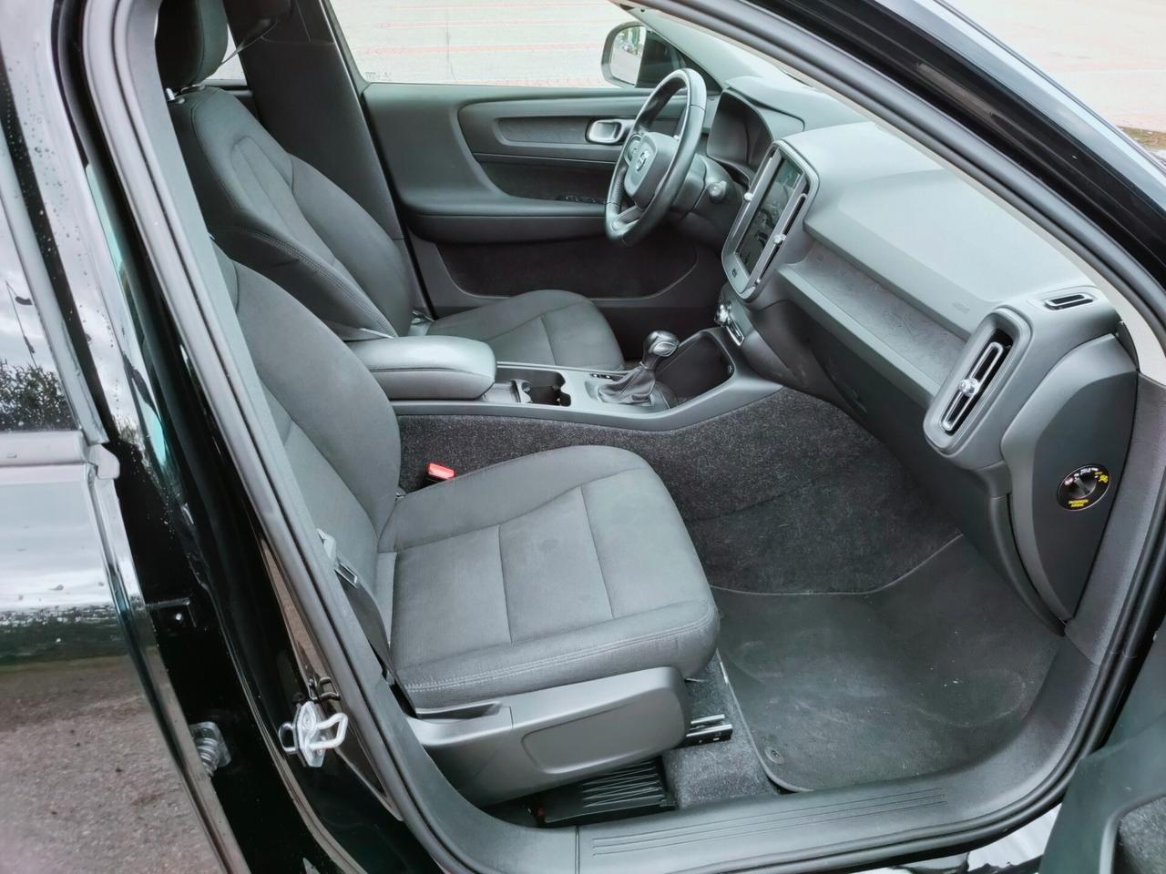 Volvo XC40 D3 Business Plus +RETROCAMERA