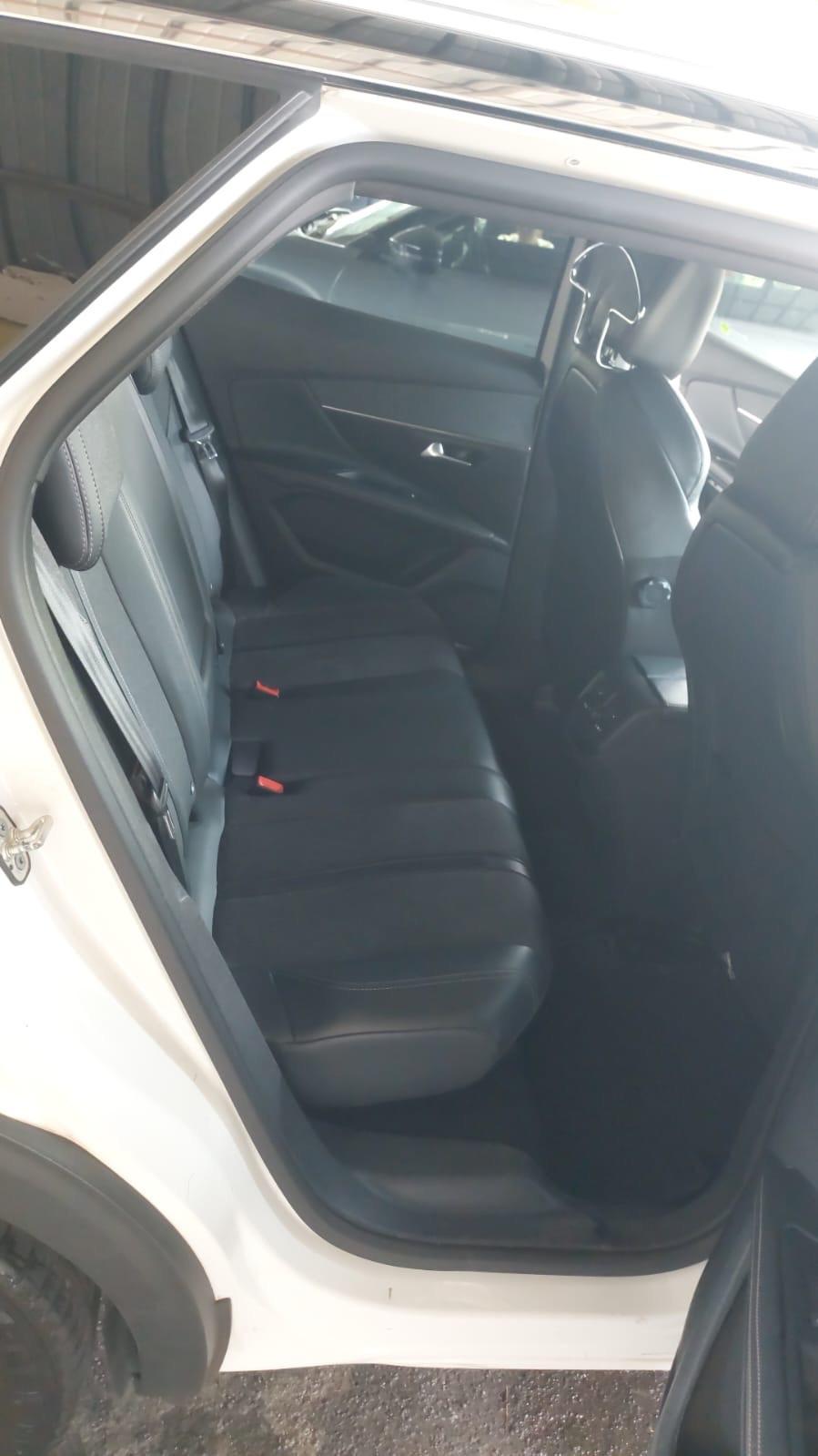 Peugeot 3008 BlueHDi 130 S&S EAT8 Allure