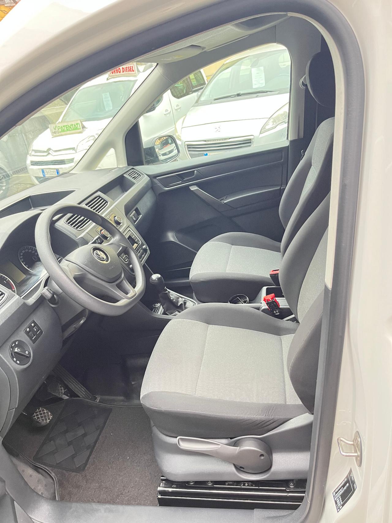 VOLKSWAGEN CADDY 2.0 TDI - KM 27.187 - PORTATA 659 KG. - ANCHE PER NEOPATENTATI - AUTOCARRO 2 POSTI