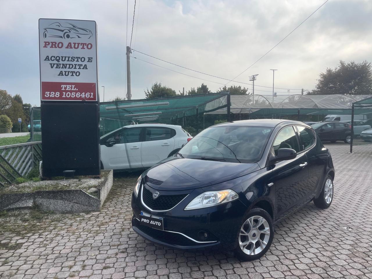 Lancia Ypsilon 1.2 69 CV 5 porte Platinum