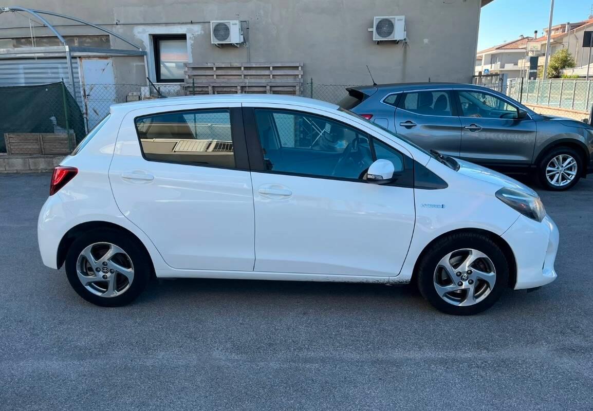 Toyota Yaris 1.5h Active 5p