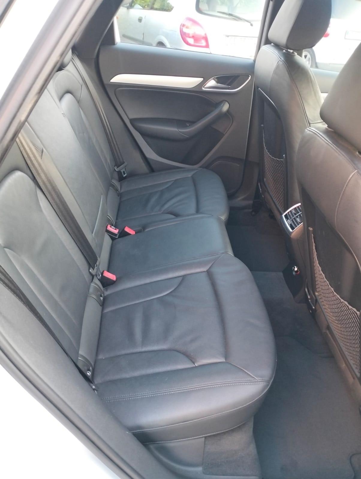 Audi Q3 S - LINE