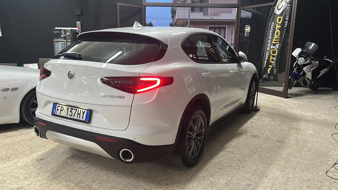 Alfa Romeo Stelvio 2.2 Turbodiesel 150 CV AT8 RWD Super