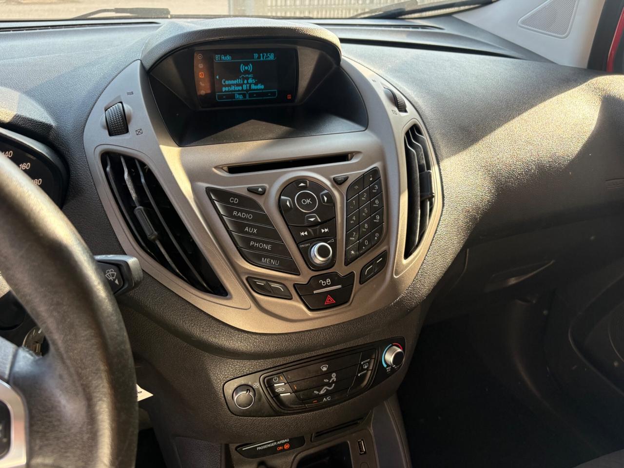 Ford Tourneo Courier 1.5 TDCI 75 CV Titanium