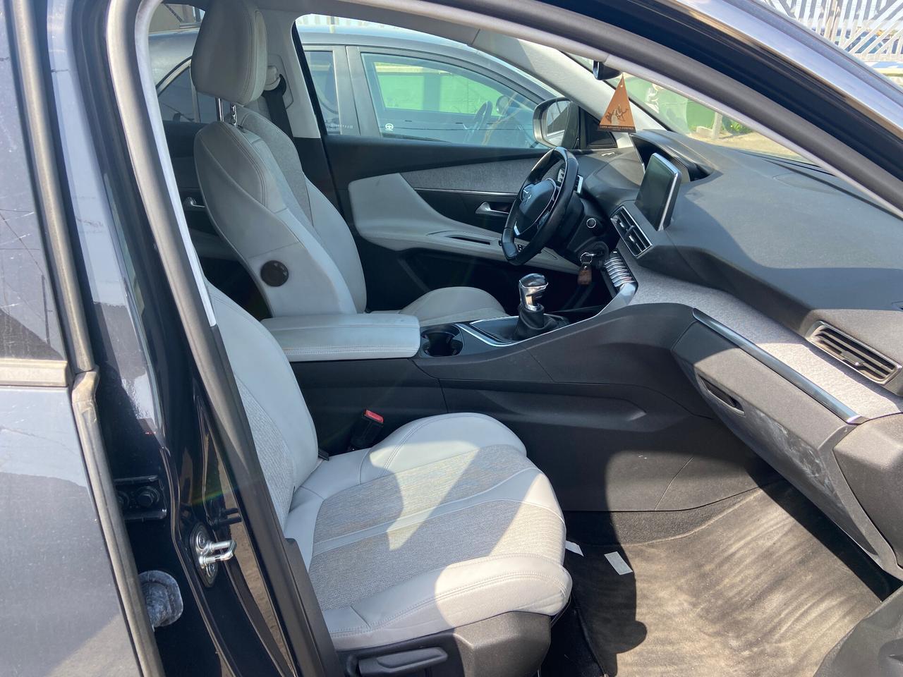 Peugeot 3008 1.5 BlueHDi 130cv Allure