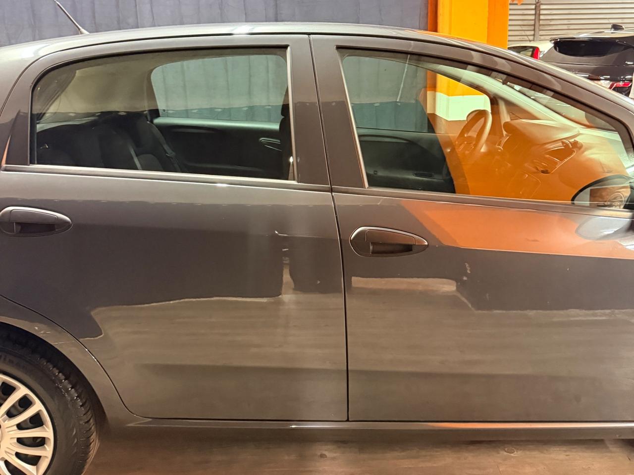 STUPENDA FIAT PUNTO GPL CON SOLI 84.047 KM