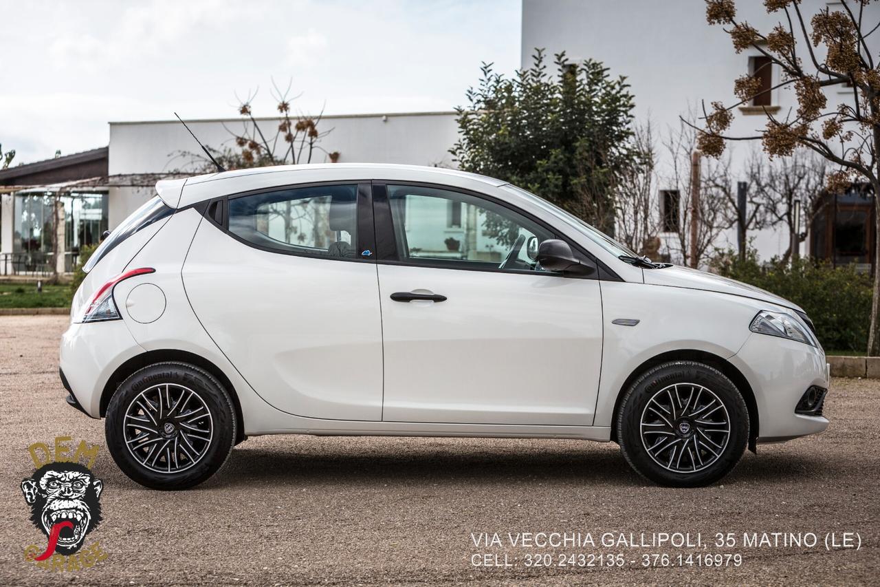 Lancia Ypsilon 1.2 69 CV 5 porte Elefantino Blu