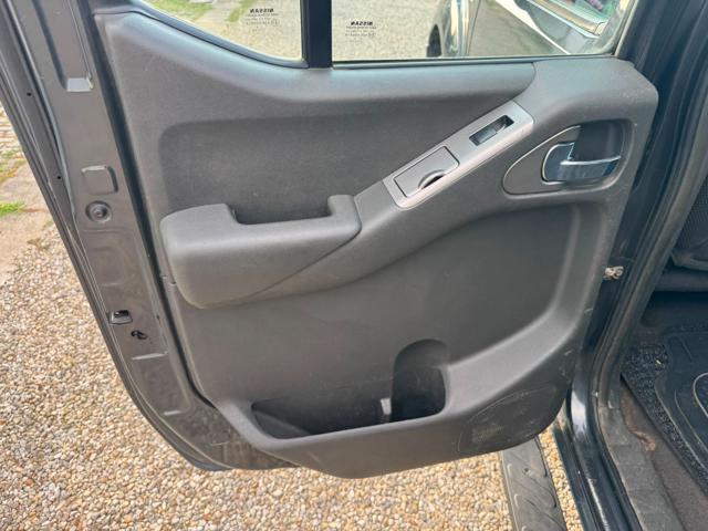 NISSAN Navara 2.5 dCi 4 porte Double Cab LE