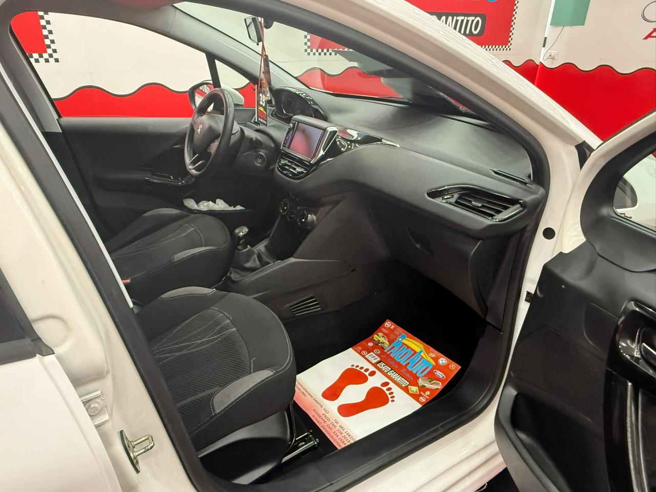 Peugeot 208 1.0 VTi 68cv Puretech - 2013