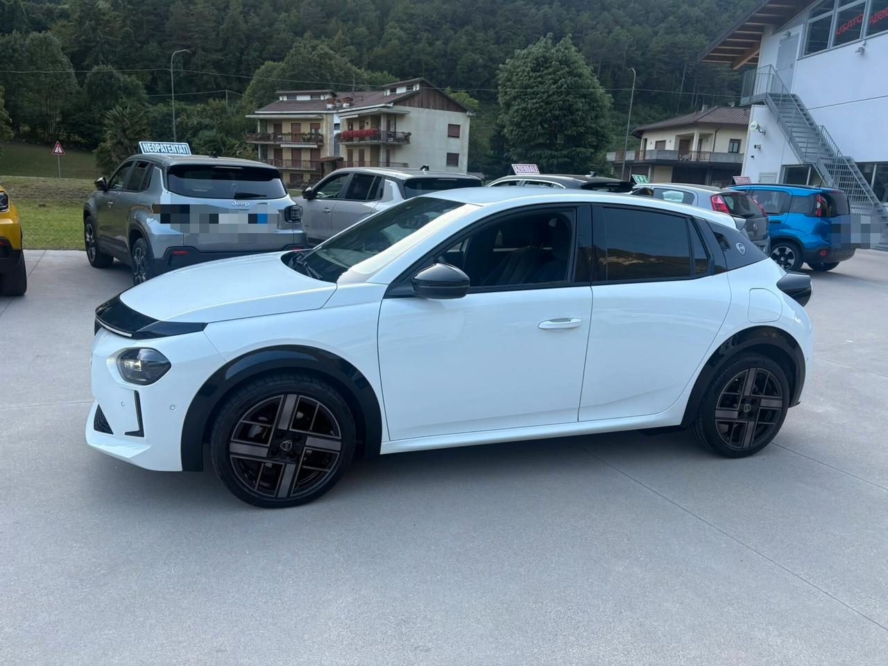 Lancia Ypsilon Hybrid e-DCT LX