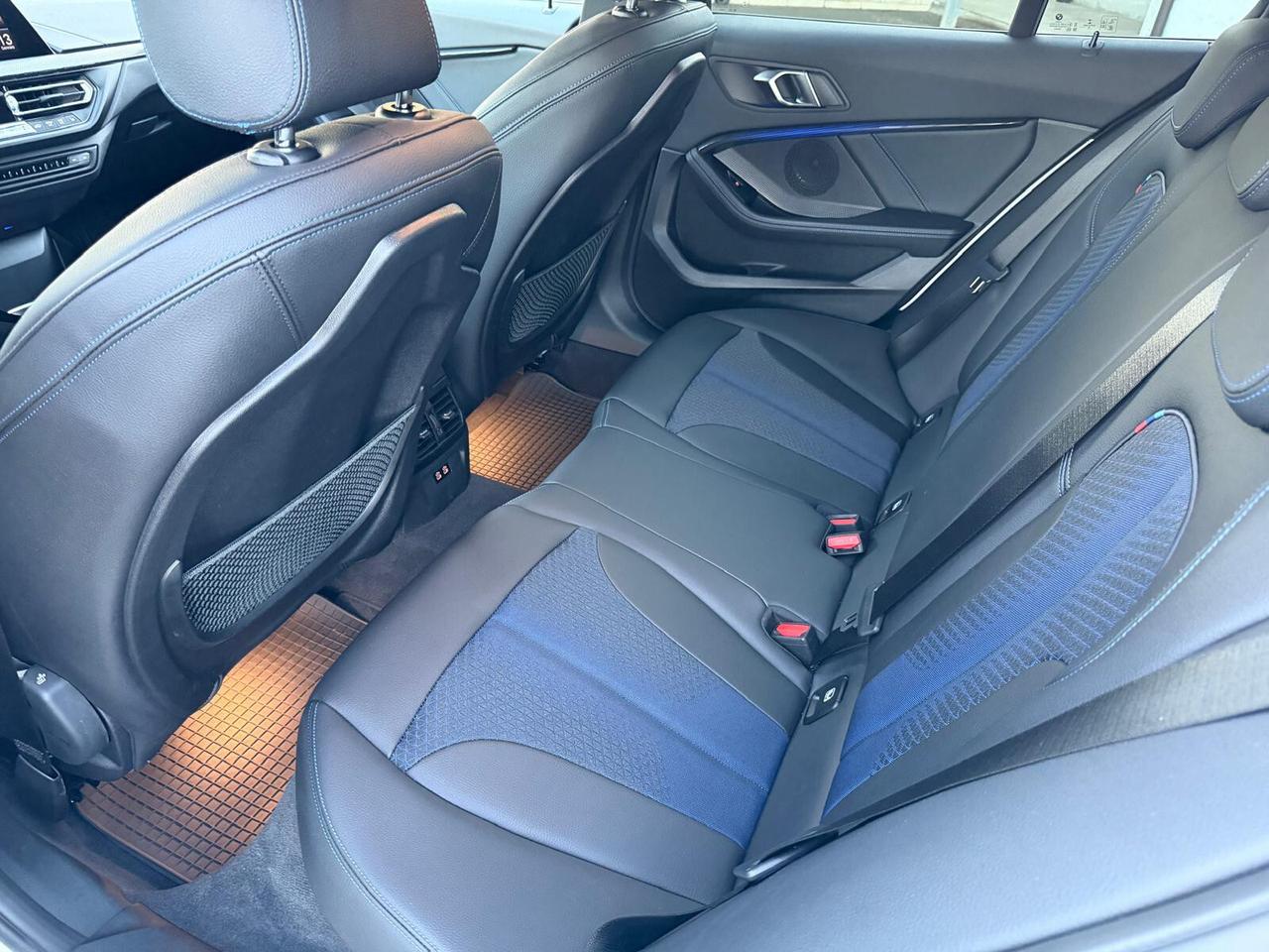 Bmw 118 118d 5p. Msport