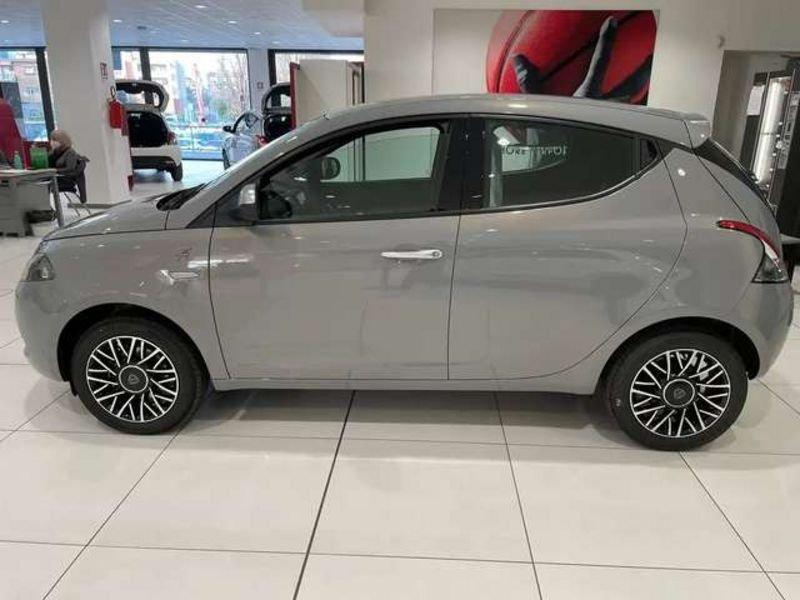 Lancia Ypsilon 1.0 firefly hybrid Alberta Ferretti s