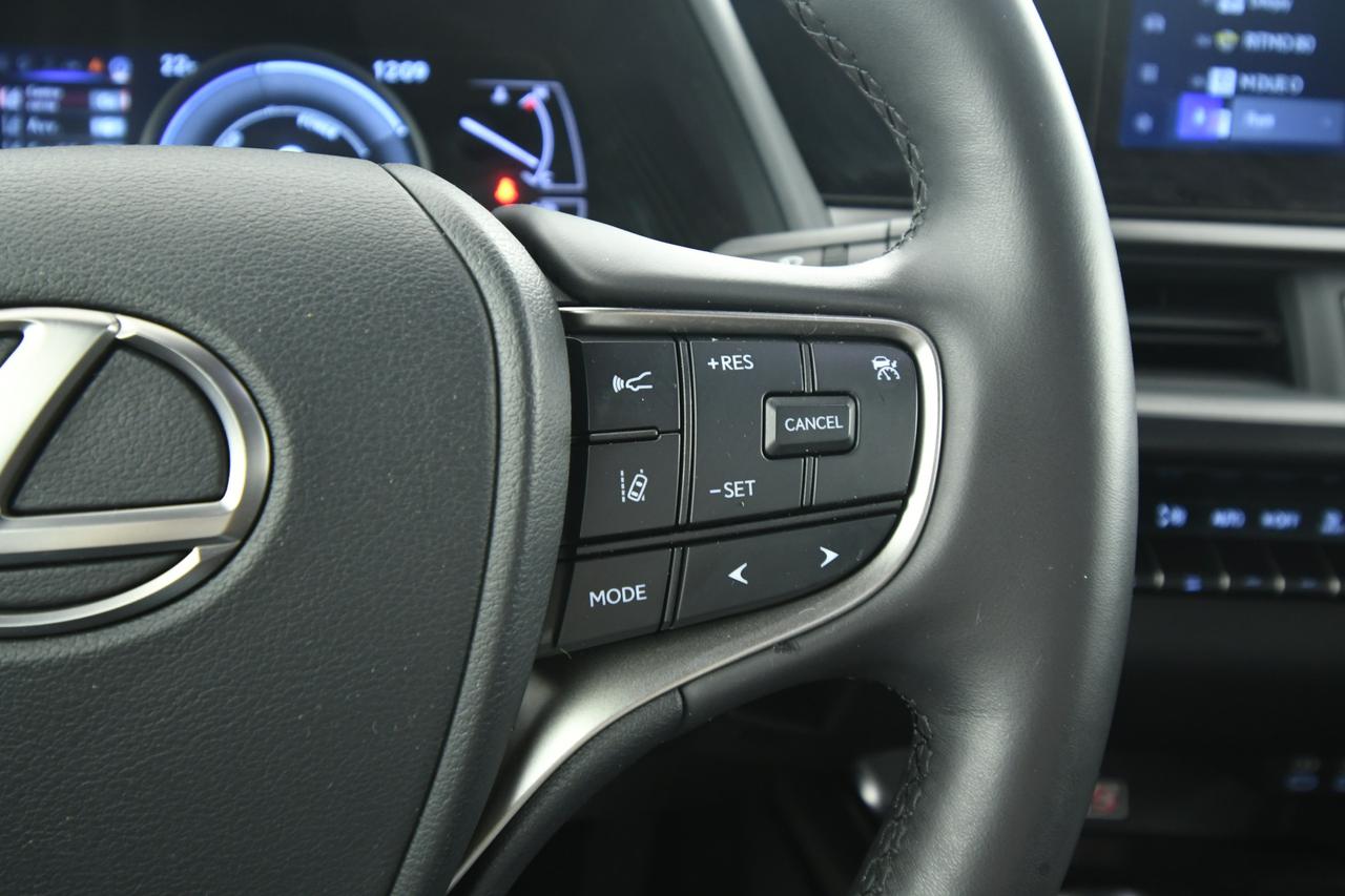 LEXUS UX 250h 2.0 Business 2wd cvt CAMERA+ACC+APP CONNECT