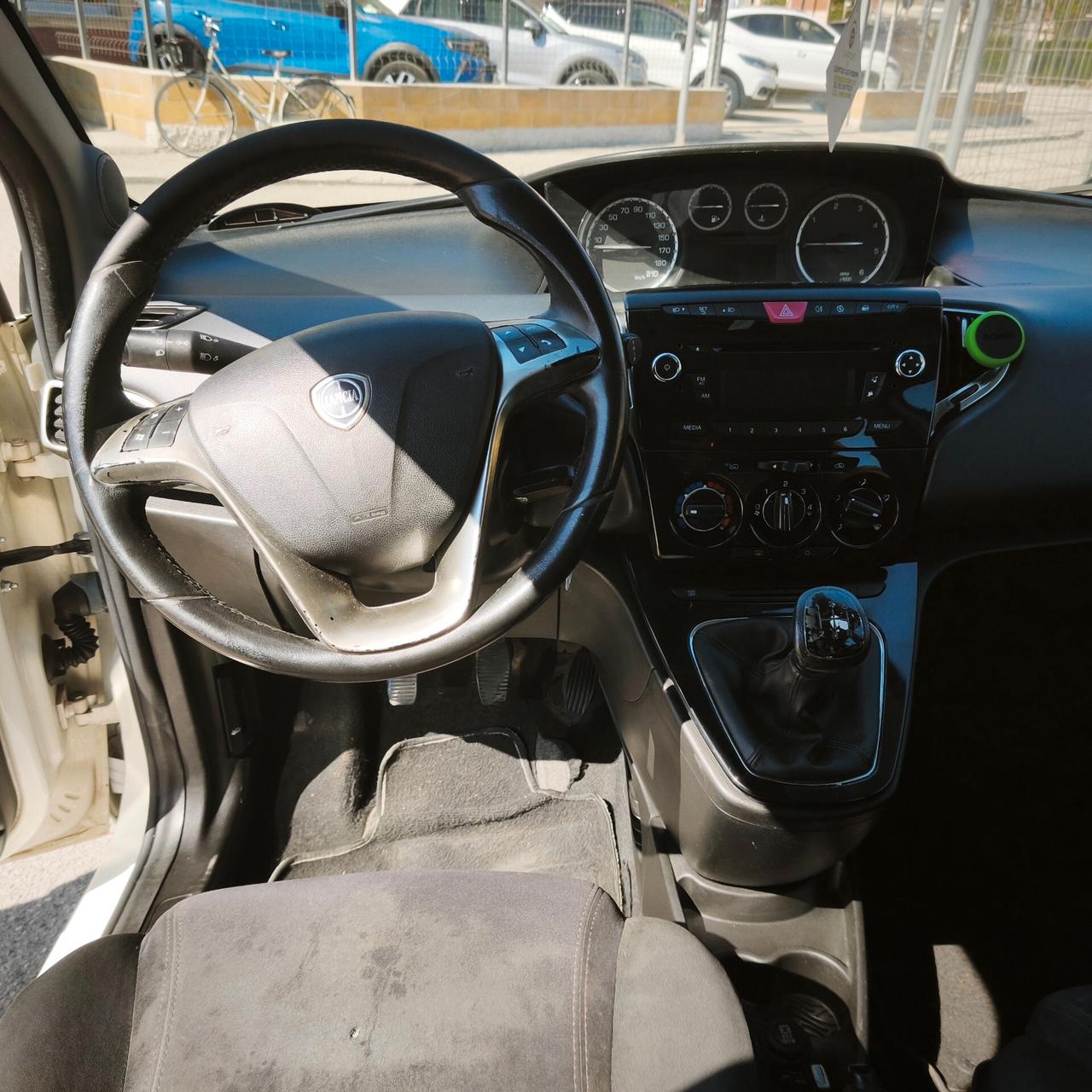 Lancia Ypsilon 1.3 MJT 16V 95 CV 5 porte S&S Silver