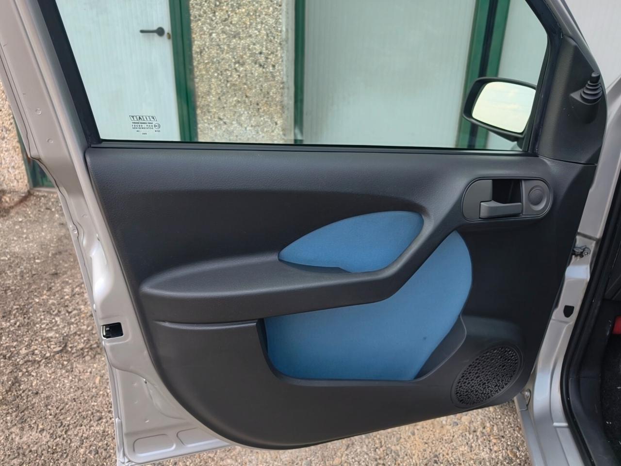 Fiat Panda 1.2 BENZINA NEOPATENTATI POCHI KM PRONTA CONSEGNA