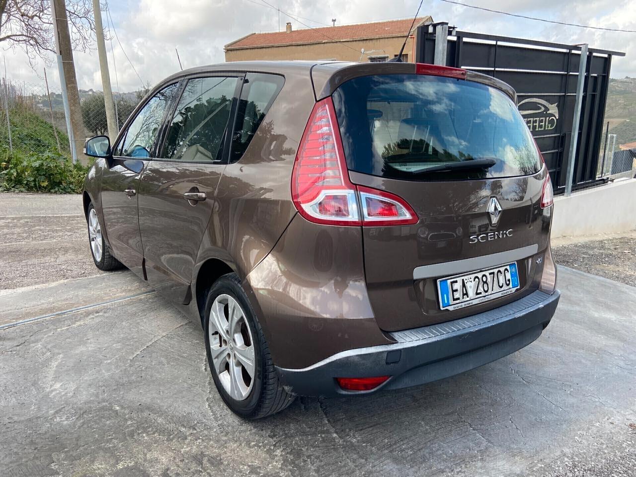 Renault Scenic X-Mod 1.5 dCi 110CV Luxe