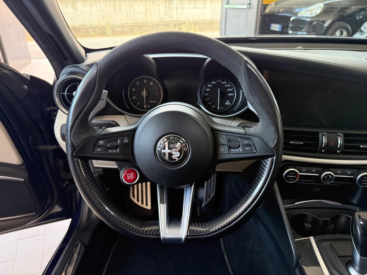 Alfa Romeo Giulia 2.9 V6 Bi-Turbo AT8 Quadrifoglio