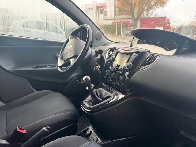 Lancia Ypsilon 1.2 69 CV 5 porte GPL Ecochic Platinum