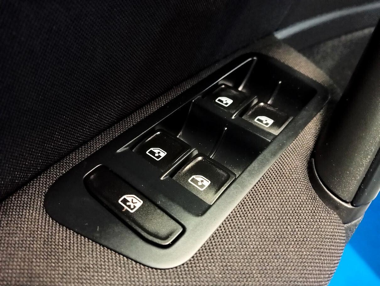 Volkswagen Golf VII 1.2 TSI Trendline 85cv EURO6 NEOPATENTATO