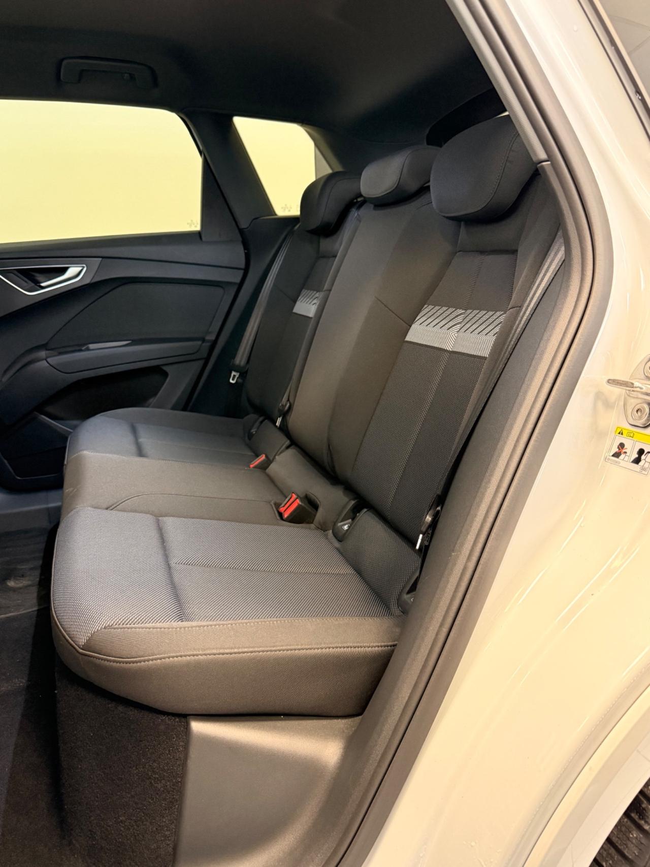 Audi Q4 40 e-tron S line Iva deducibile