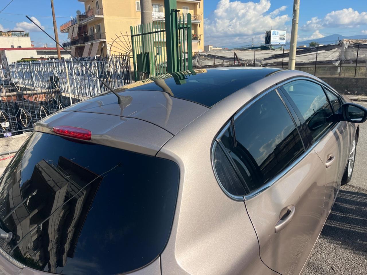 Peugeot 208 1.4 VTi 95 CV 5p. GPL Allure