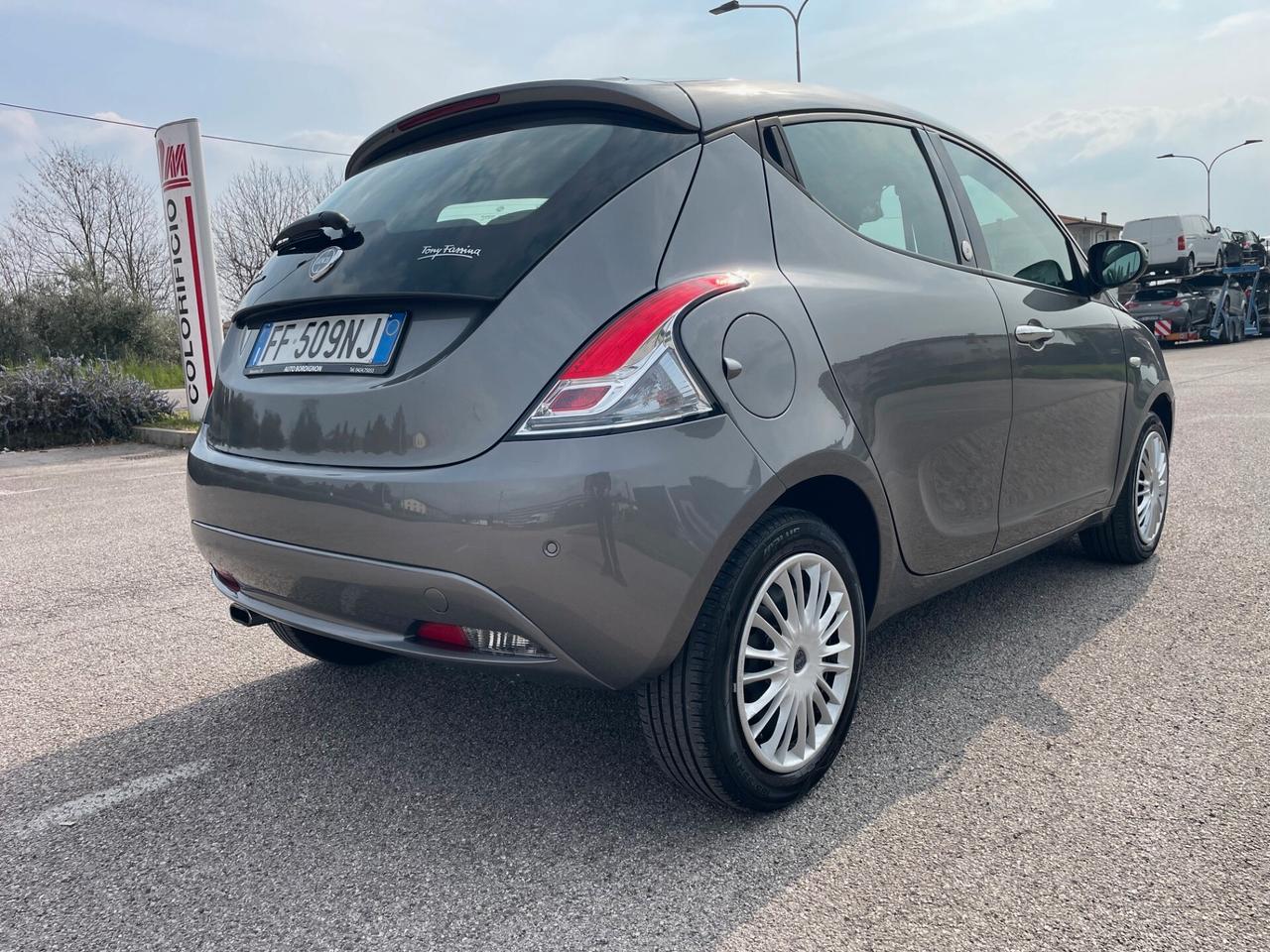 Lancia Ypsilon 1.2 69 CV 5 porte GPL Ecochic Gold