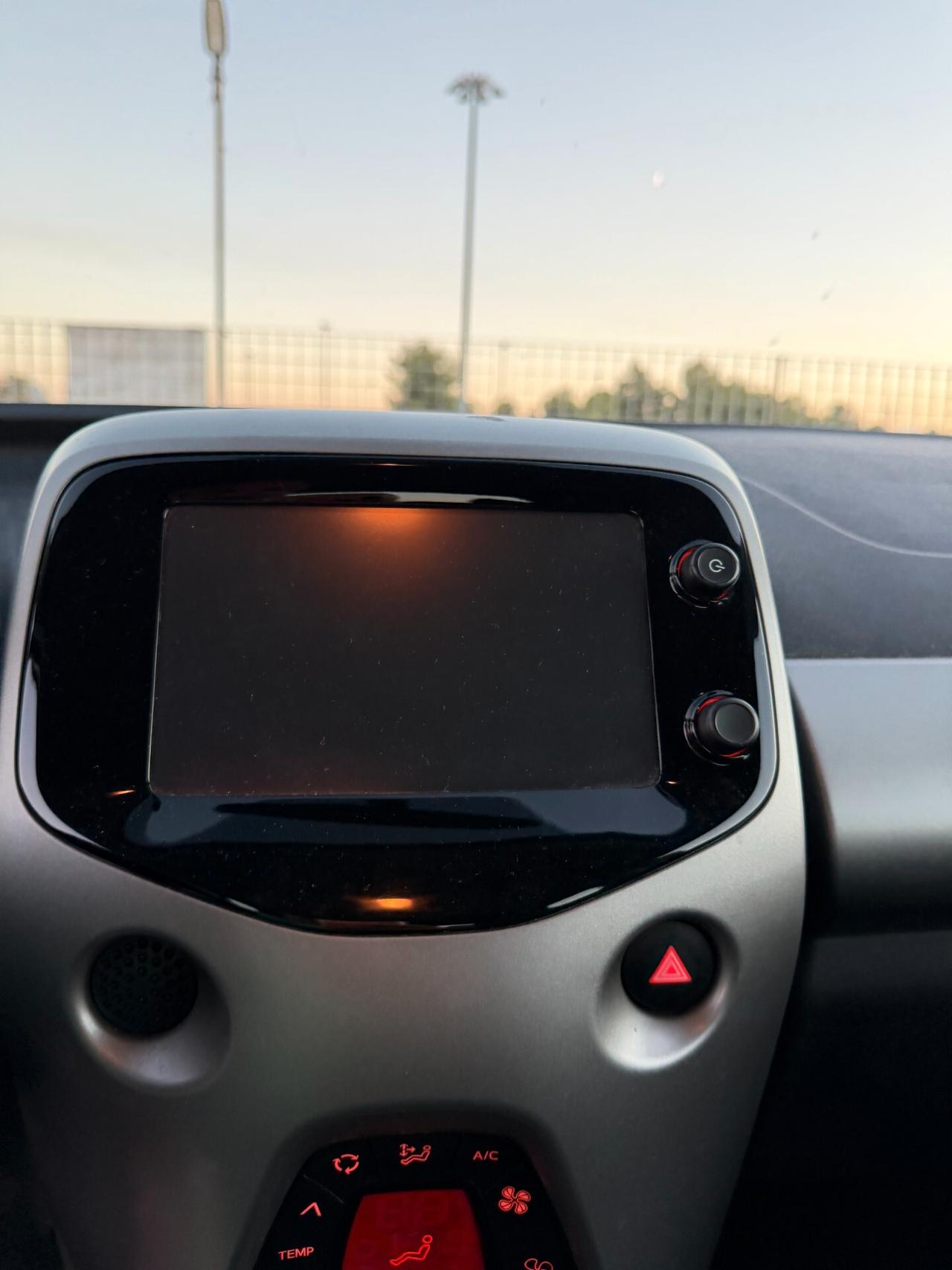 Toyota Aygo 1.0 VVT-i 69 CV 5 porte x-play TSS MMT
