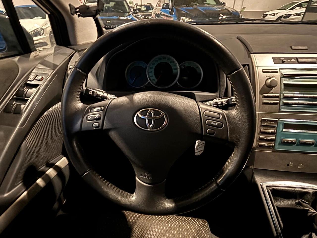 Toyota Corolla Verso 2.2 16V D-4D DPF MY'08 7pt