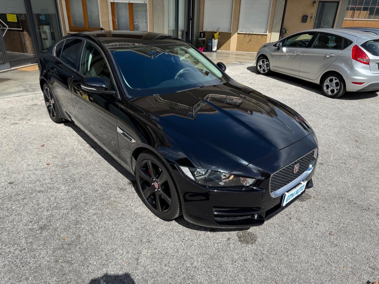 Jaguar XE 2.0 D Turbo aut. Pure