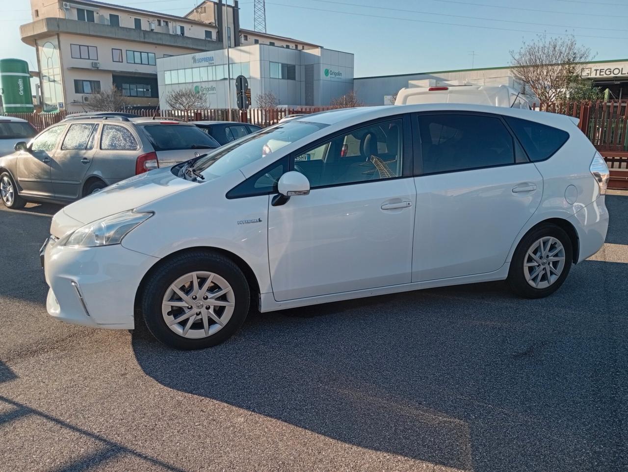 Toyota Prius Prius+ 1.8 Style 7 POSTI