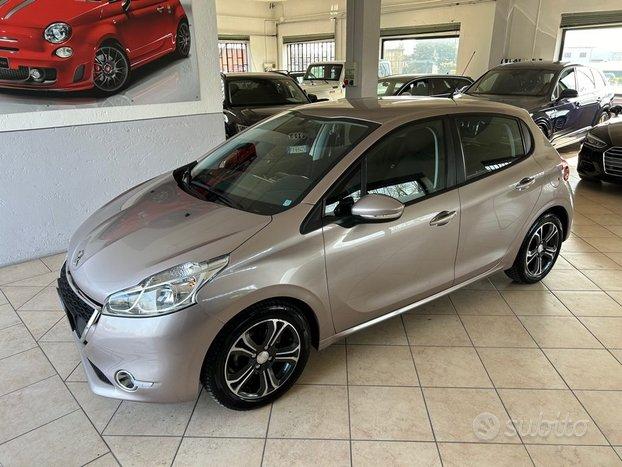 PEUGEOT 208 PureTech 82 5 porte Allure