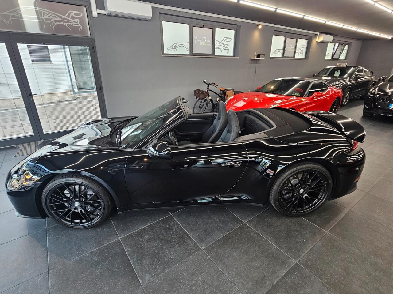 Porsche 992 CARRERA 992.2 CABRIO BLACK DAYTONA