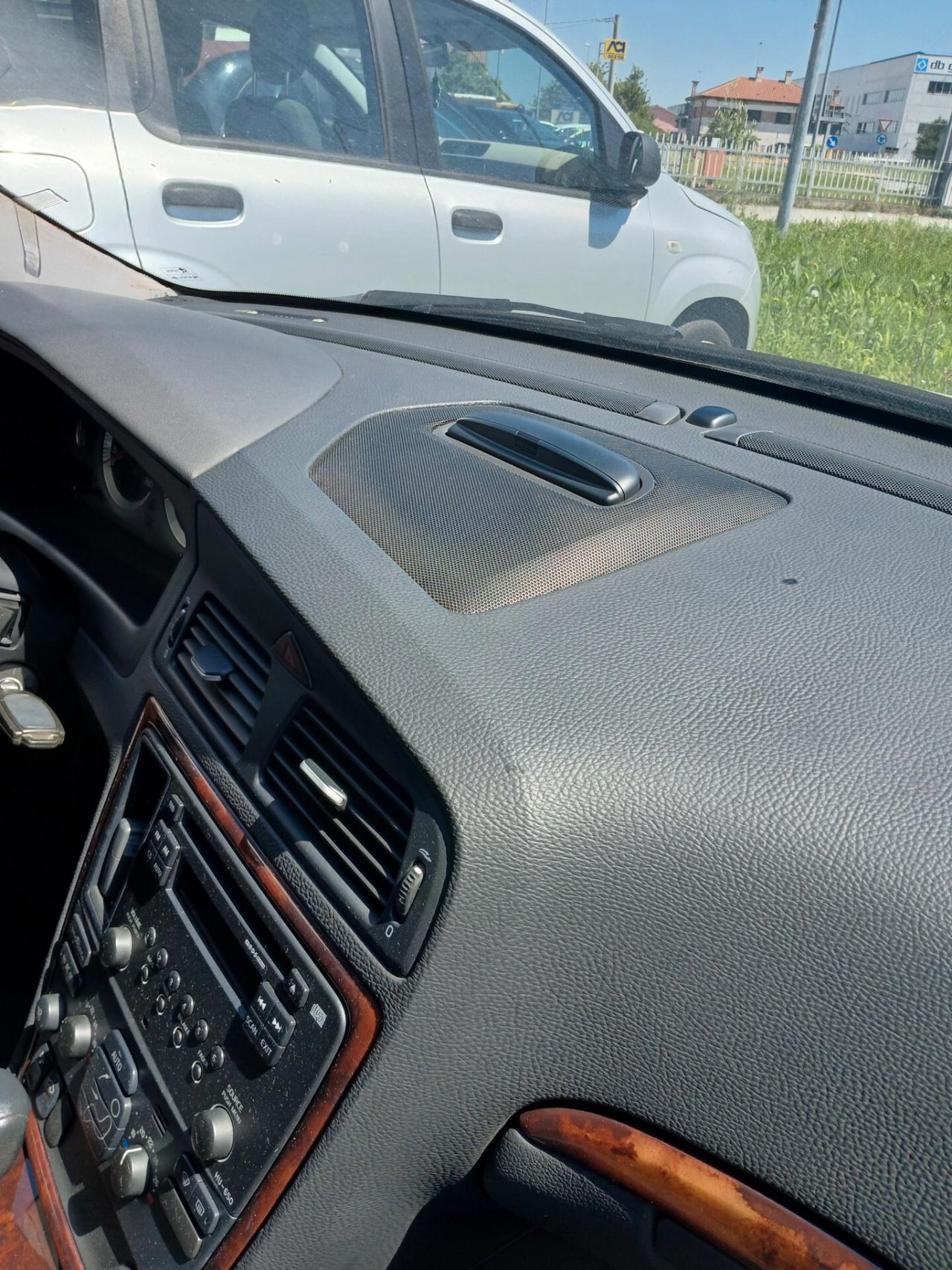 Volvo V70/XC70 V70 2.4 D 20V (163CV) cat Momentum